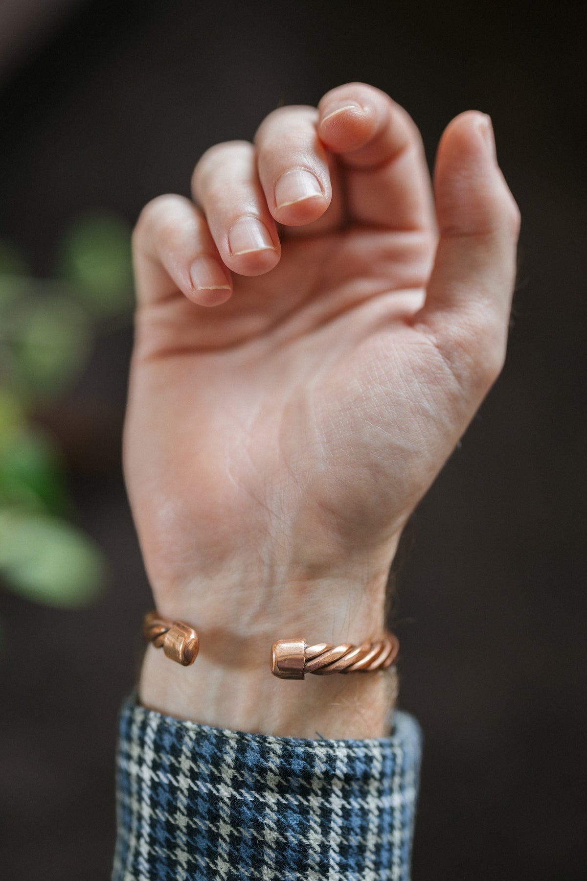 Kopero Koperen Armband Gedraaid, om de pols, met de uiteinden van de gedraaide draad zichtbaar