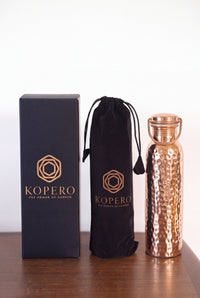 Bouteille d'eau en cuivre Kopero Martelée avec la pochette en velours et le coffret cadeau